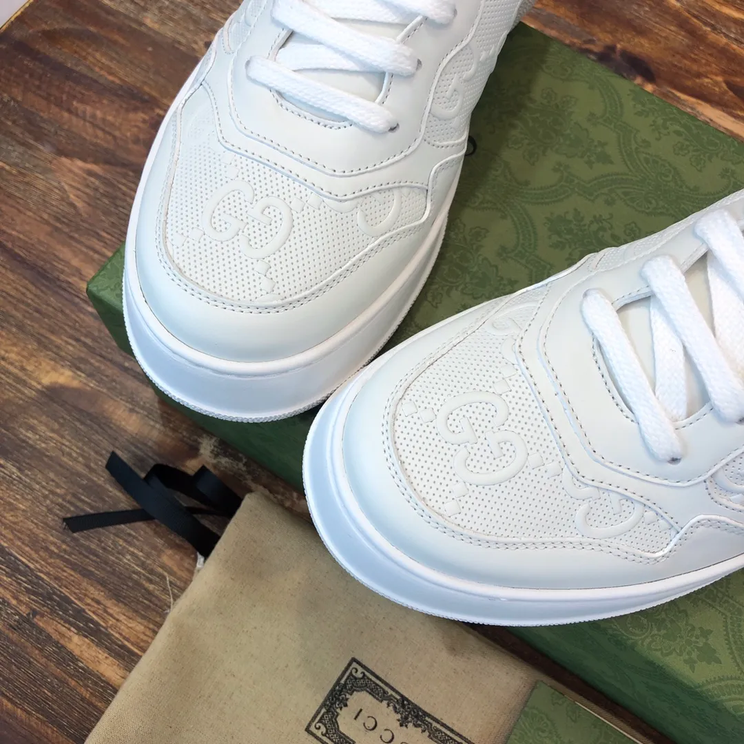 P700💰【Ready stock】Dongguan version (different from market products) Upgraded version 35-45 couple model Gucci2021 latest men's and women's casual biscuit shoes, original mold opening, set last version, perfect series! Welcome to taste. Original coding process. Fabric: First-layer cowhide Lining: Silk cowhide Outsole: Original TPU outsole